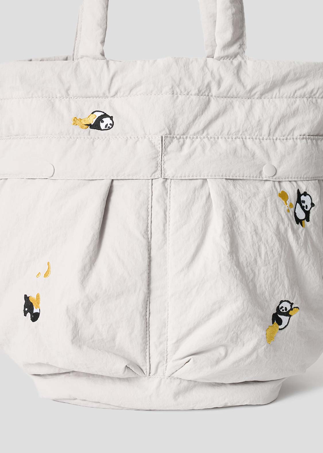 Rolling Pandas Painting | String Bag