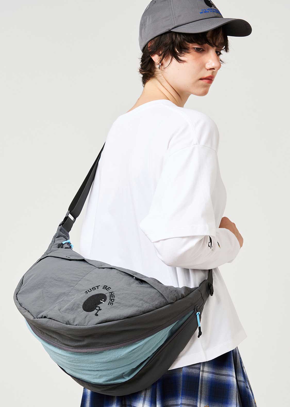 Beautiful Shadow Sitting Styles | Shoulder Bag