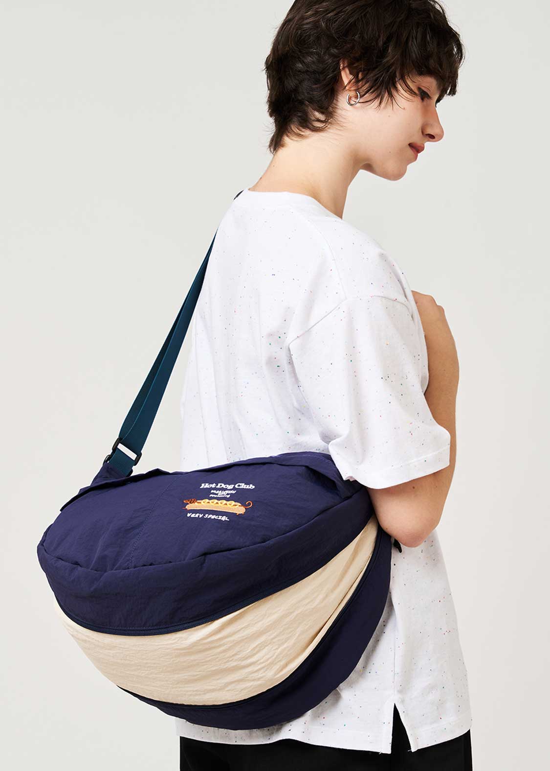 Nagasugiru Inu Meets Hot Dog | Shoulder Bag