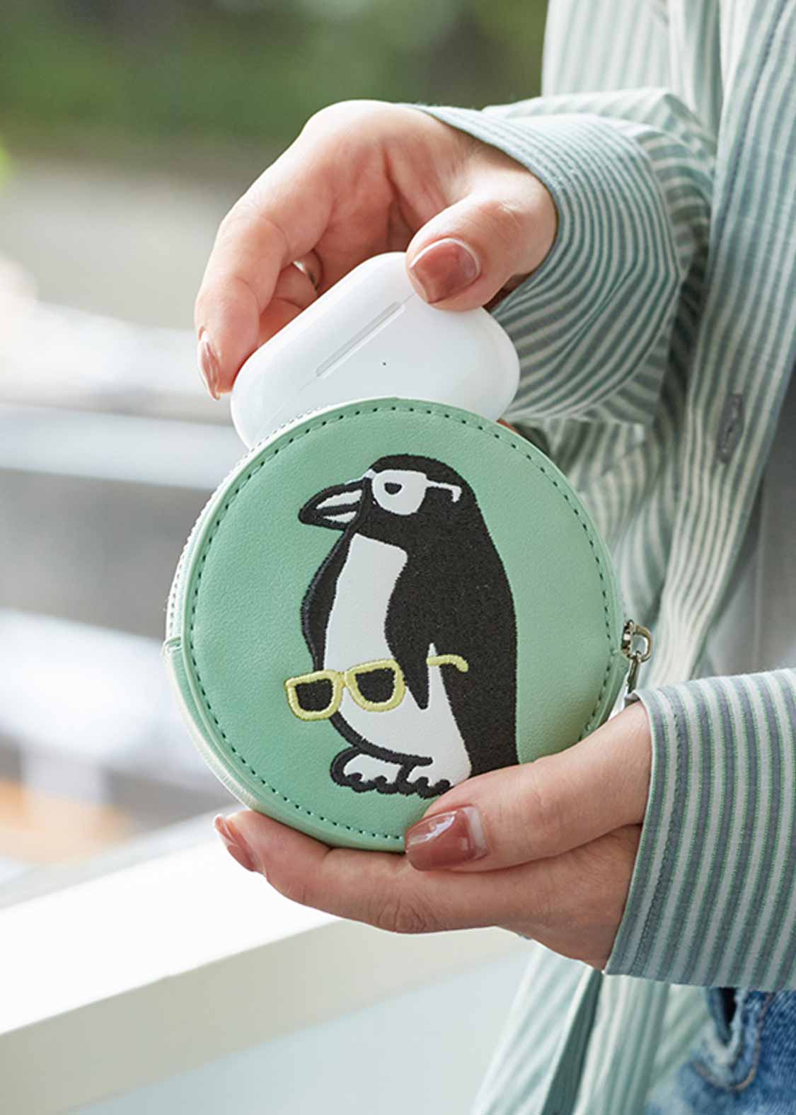 Custom Circle Pouch (City boy Penguin)