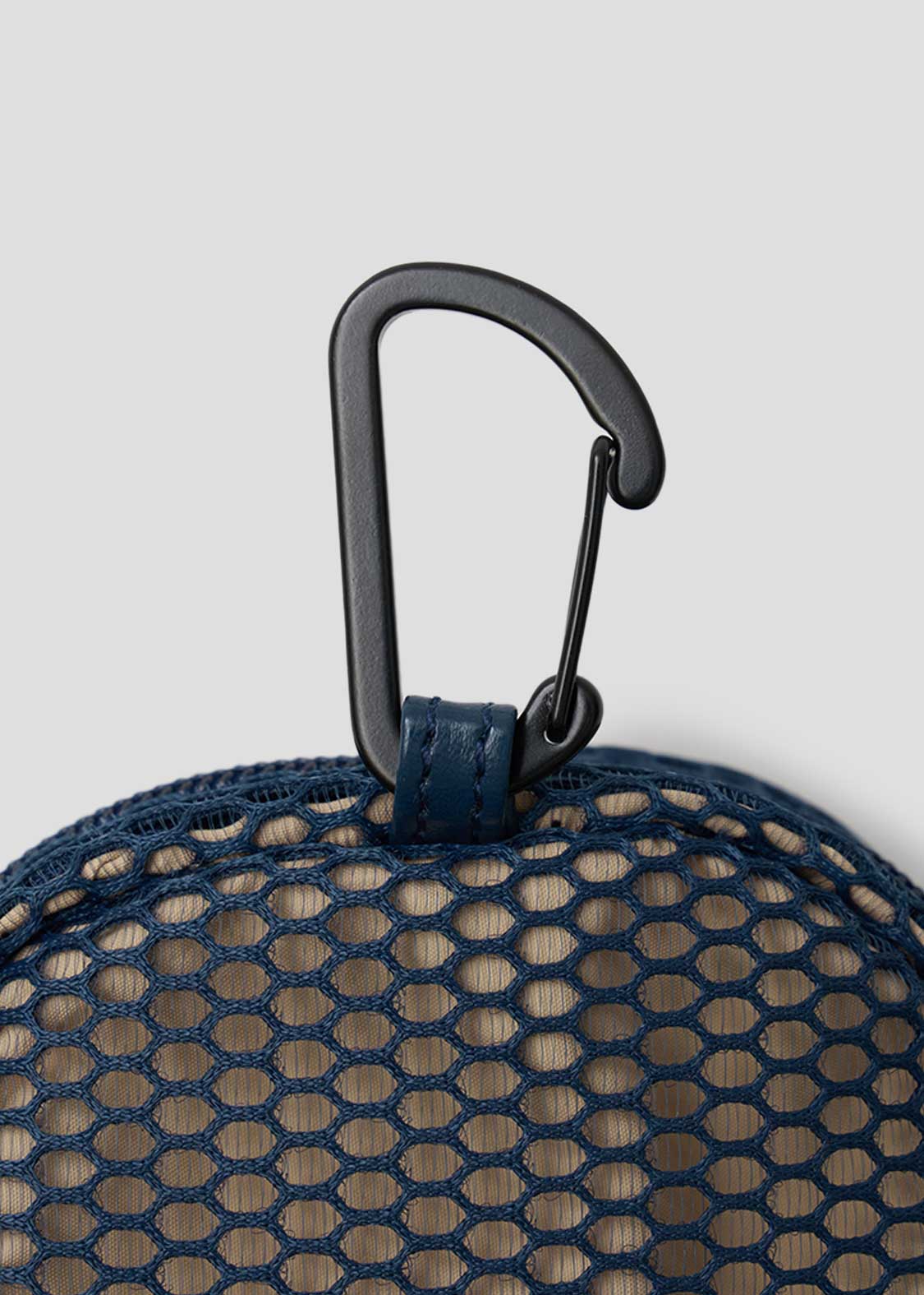 Ikaku B | Mesh Square Pouch