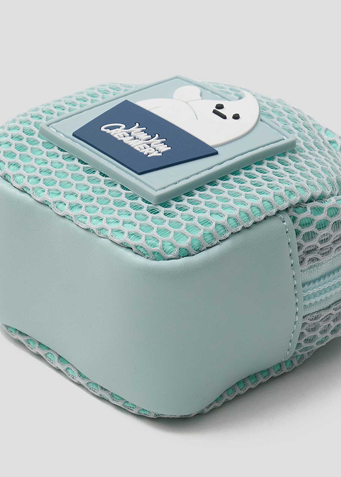 Icebonne B | Mesh Square Pouch