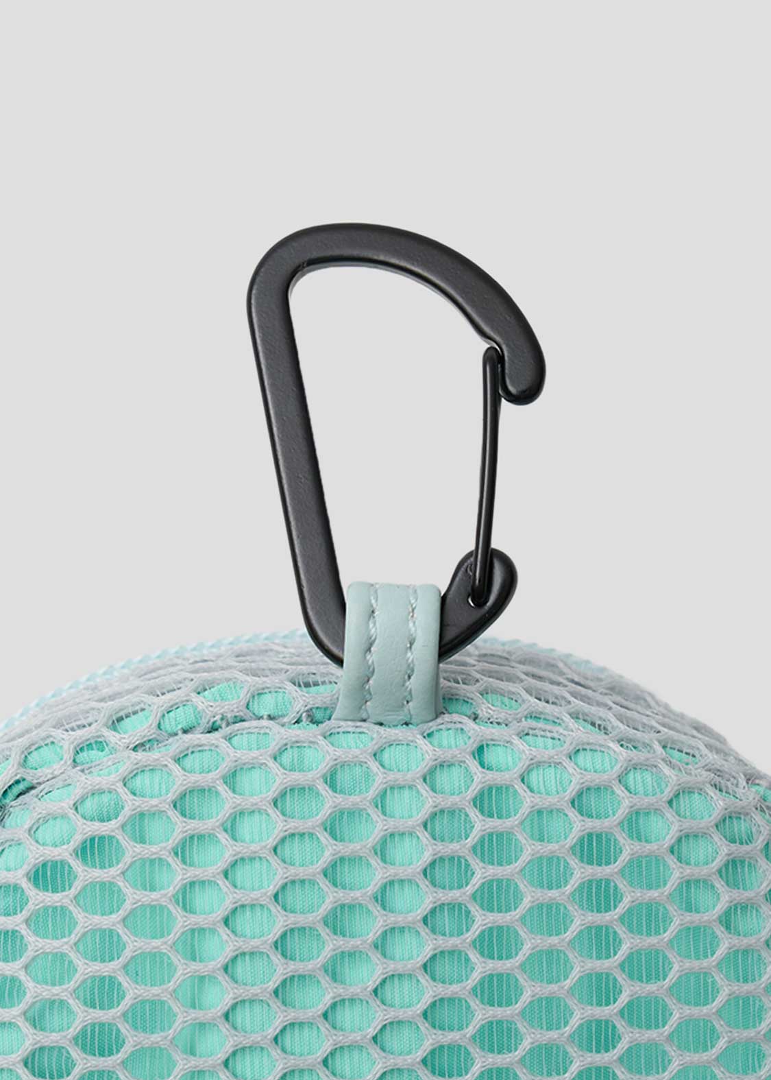 Icebonne B | Mesh Square Pouch