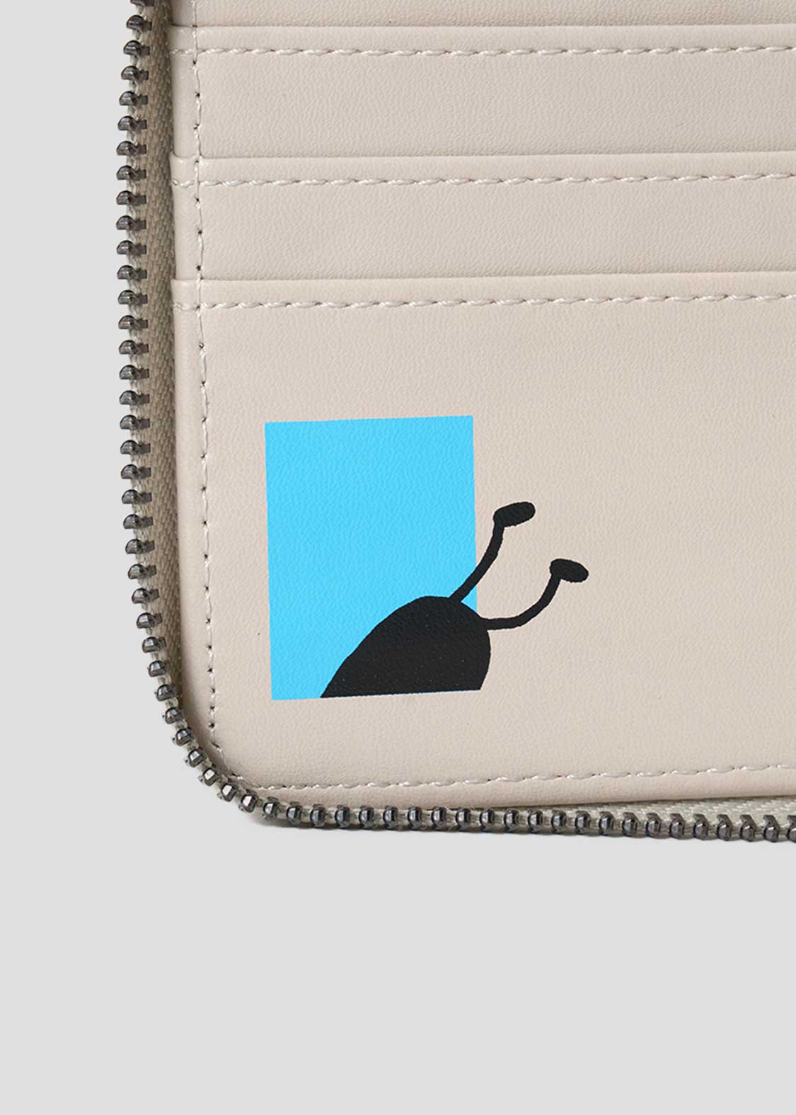 Beautiful Shadow Eye Photo | Wallet