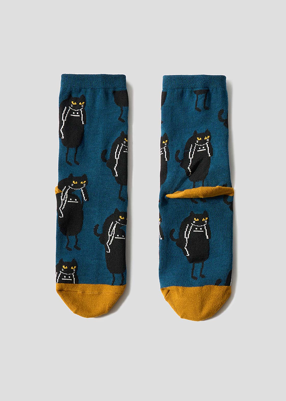 Neko Kaburi Beautiful Shadow A | Mid-Length Socks