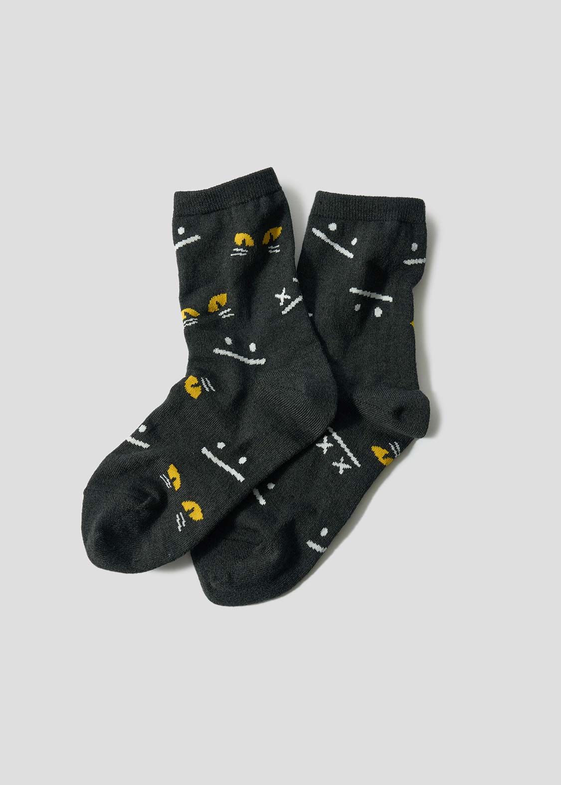 Neko Kaburi Beautiful Shadow A | Linen Mid-Length Socks