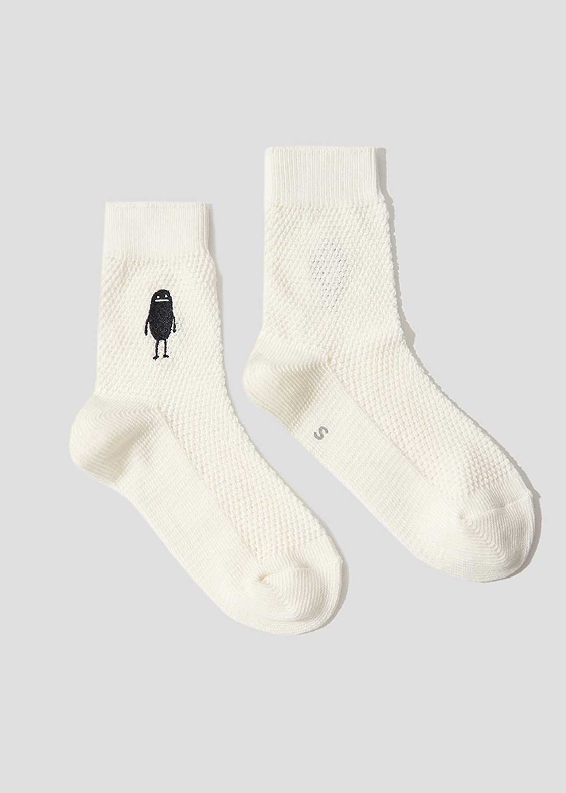 Beautiful Shadow WHT | Mid-Calf Socks