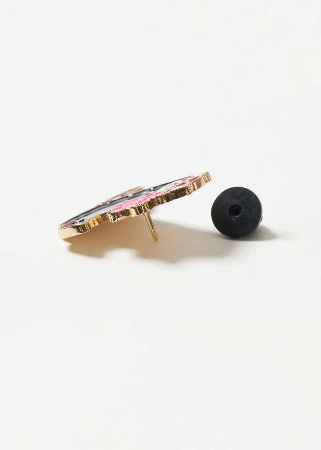 Ikaku 7 | Pins