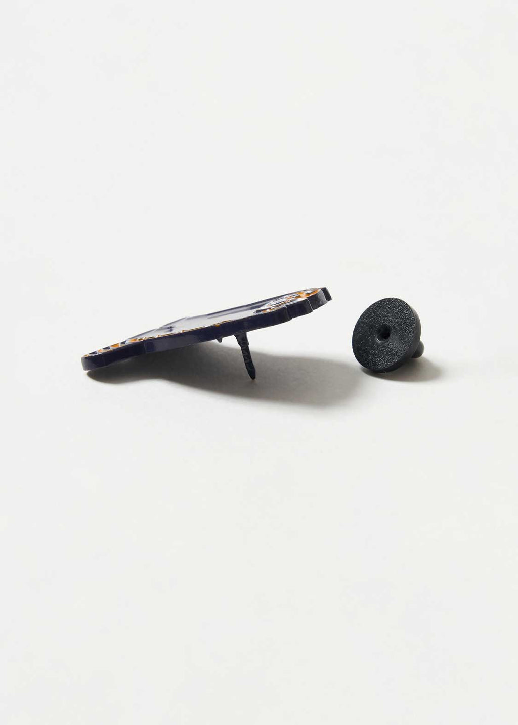 Ikaku 3 | Pins