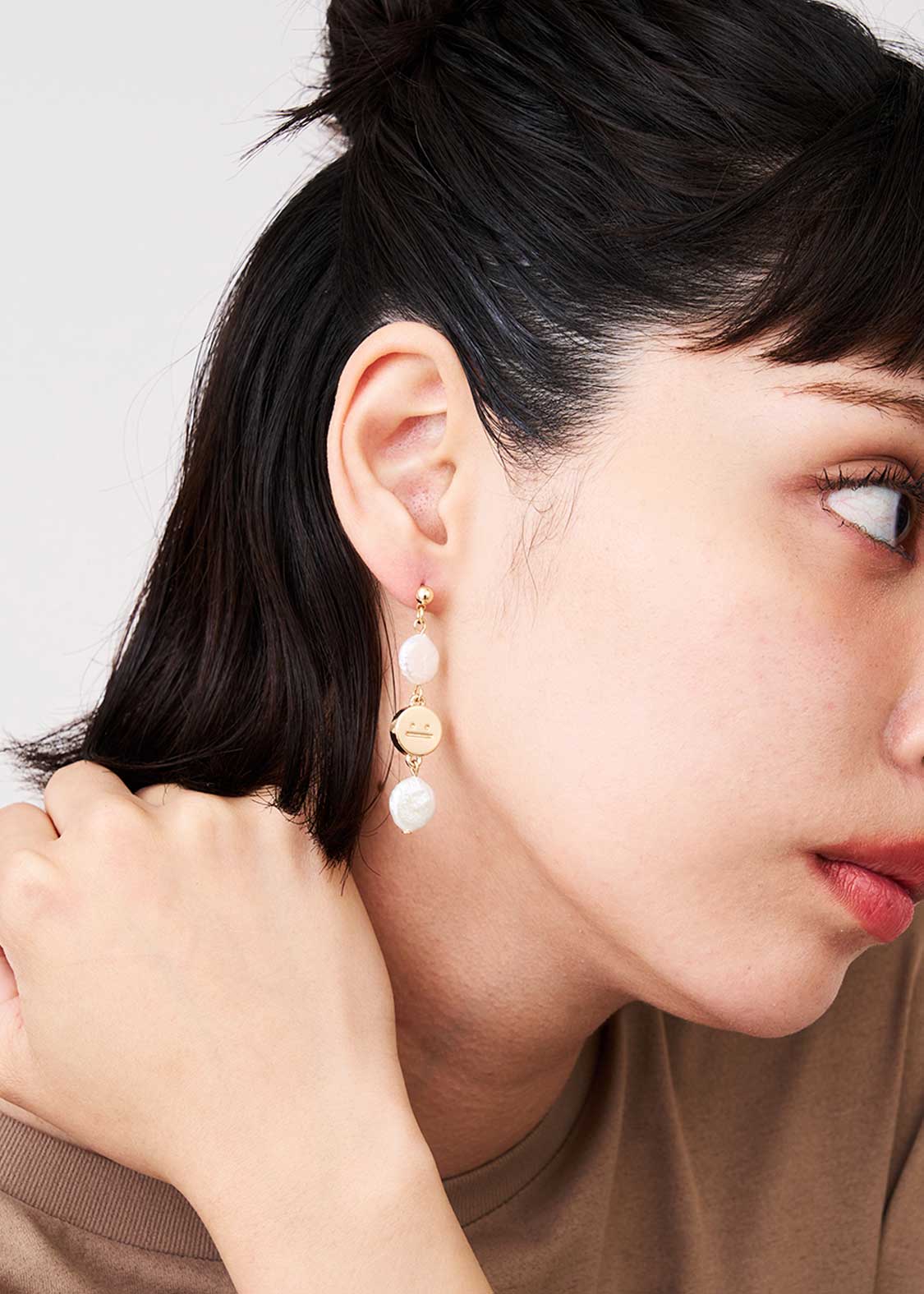 Beautiful Shadow Zoom C | 3-Piece Baroque Pearl Earrings