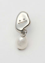 Beautiful Shadow Zoom D | Single Baroque Pearl Earrings