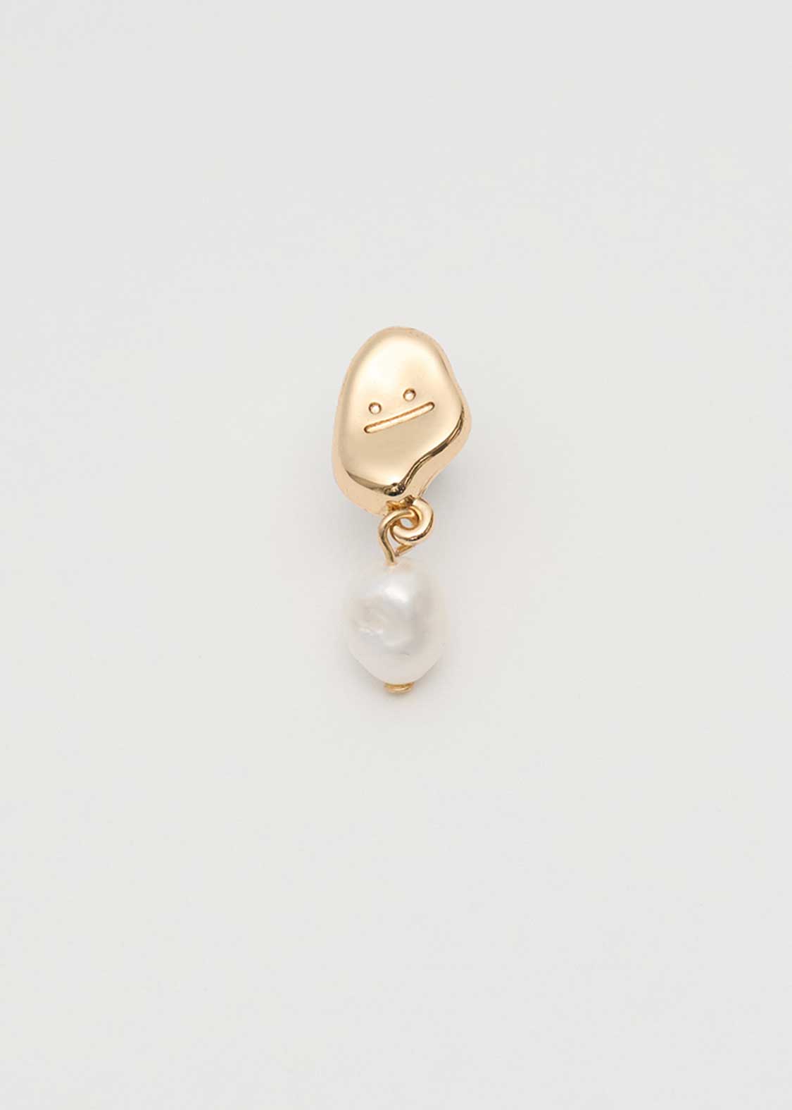 Beautiful Shadow Zoom C | Single Baroque Pearl Earrings