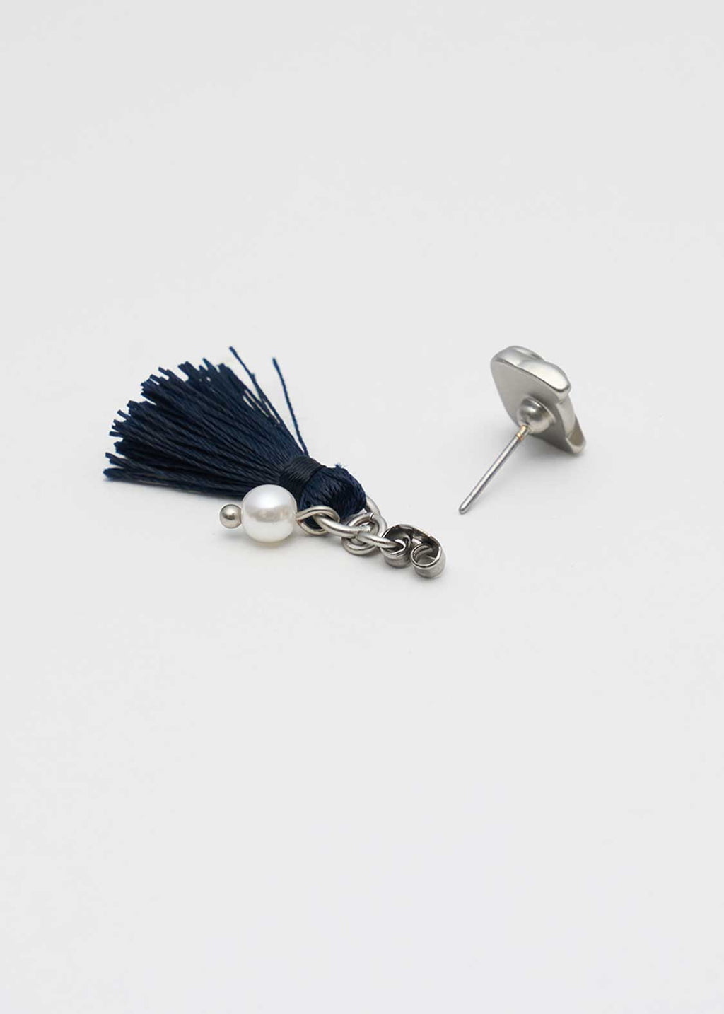 Ikaku B | Pearl Earrings