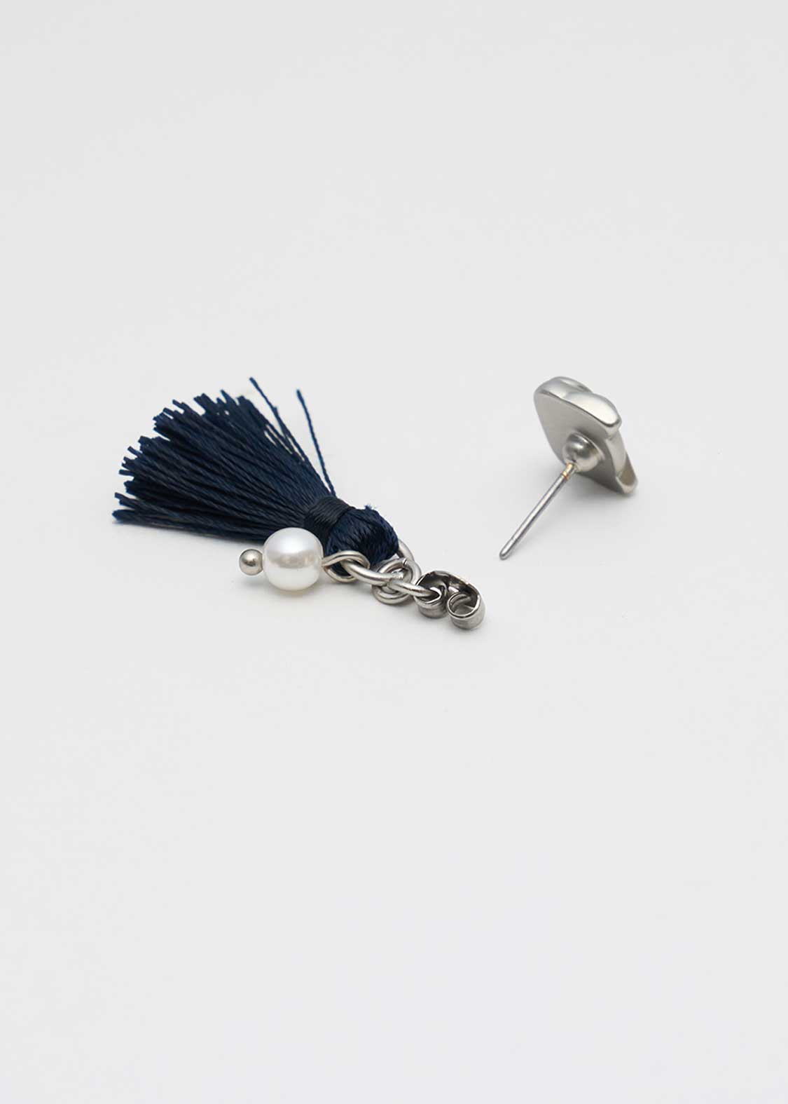 Ikaku B | Pearl Earrings