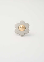 Beautiful Shadow Zoom B | Flower Motif Earrings