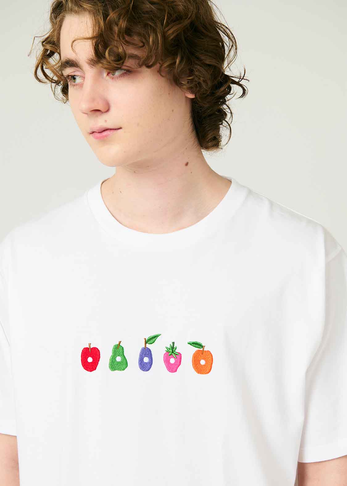 Eric Carle Short Sleeve Tee (Eric Carle_Fruit and Very Hungry Caterpillar 2)