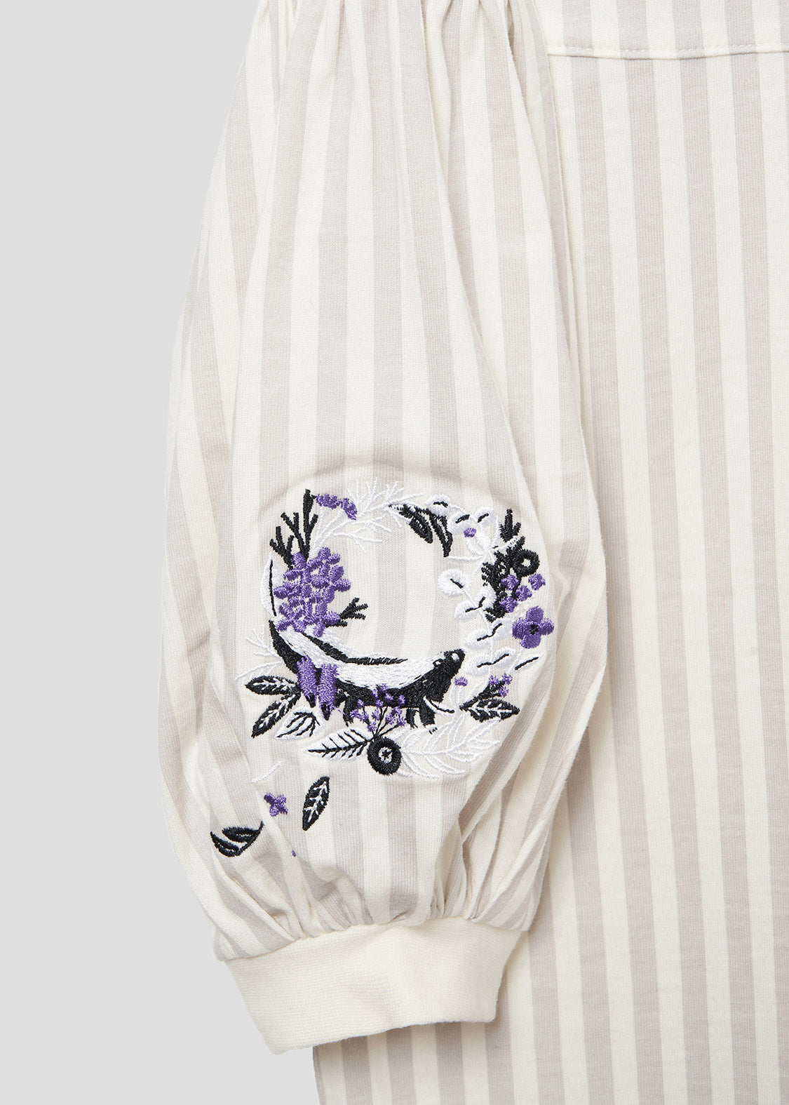 Embroidery Short Sleeve Tee (Wild Wreath)